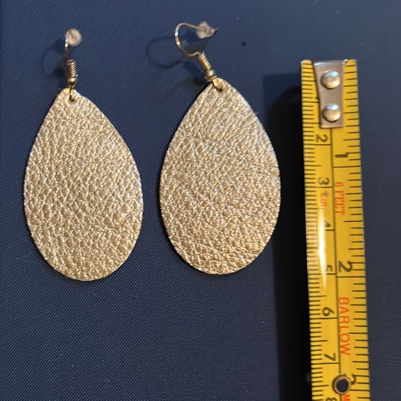 Earrings - Picture 2 of 4
